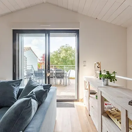 Maison à 10’ à Pieds Du Port De