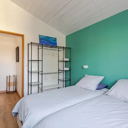 Hébergement de vacances Maison à 10’ à Pieds Du Port De *