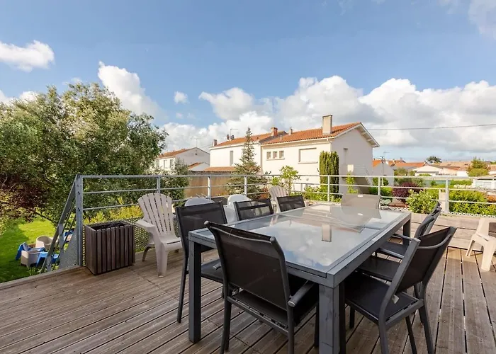 Maison A 10' A Pieds Du Port De *